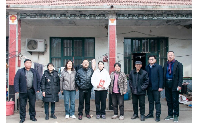 寒冬送溫暖 關(guān)懷暖人心丨天華實業(yè)集團(tuán)開展2024年慰問貧困學(xué)子活動